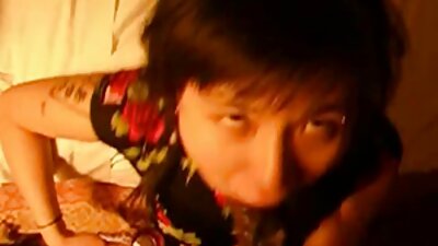 Сучка з великими відео секс мама і син сиськами масажує свою кицьку на прилавку