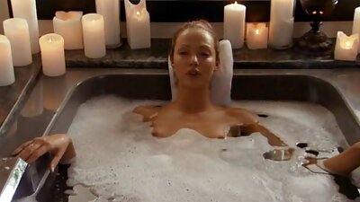Блондинка зі своєю подругою порно відео мінет брюнеткою гола на ліжку
