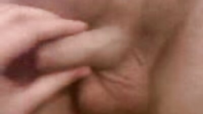 Бімба масажує її поголені вологі губи сьогодні крупним планом відео ххх