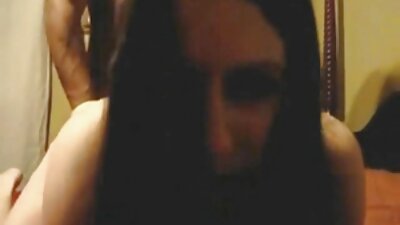 Брюнетка отримує член засунутий безплатне порно відео в її дупу, і вона любить це