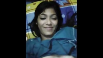 Бімбо мама порно відео з смугами роздягає бікіні, щоб розважитися