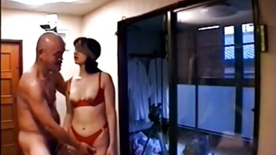 Дві порно відео домашнє чудові красуні-підлітки-брюнетки їдуть на лесбійську розвагу