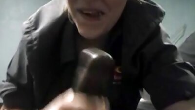 Бабуся порно відео скрита камера з гарячою молодою сукою, облизуючи її кицьку губи