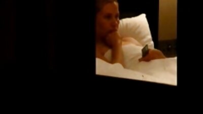 Гаряча блондинка порно відео дивитися безкоштовно з великими сиськами відчуває, як її трахають сиськи