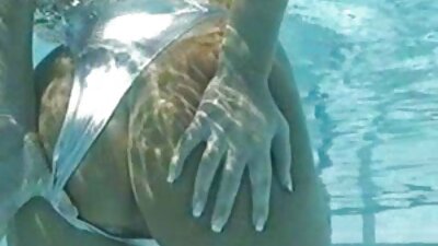 Дівчина з великими сиськами масажує свою порно відео в лосінах велику дупу коханцем